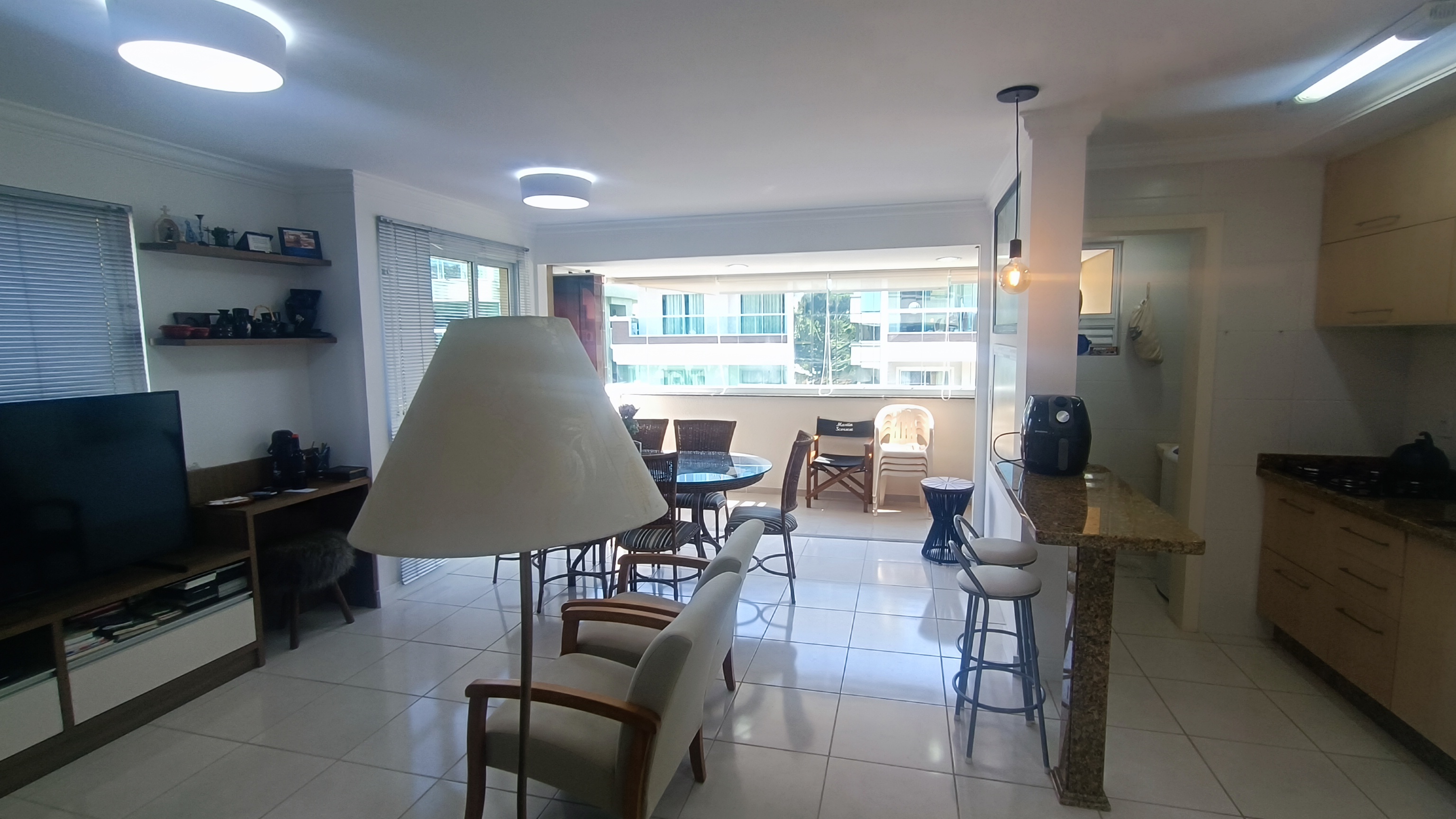 Imagem Apartamento com 2 Quartos à Venda, 77 m²em Bombas - Bombinhas