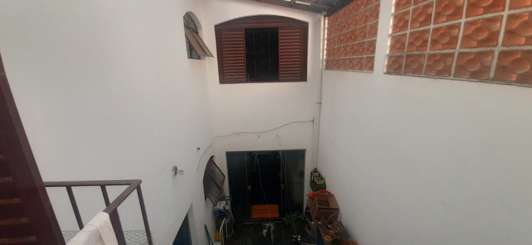 Sobrado com 3 Quartos à Venda,  em Jardim São Guilherme - Sorocaba
