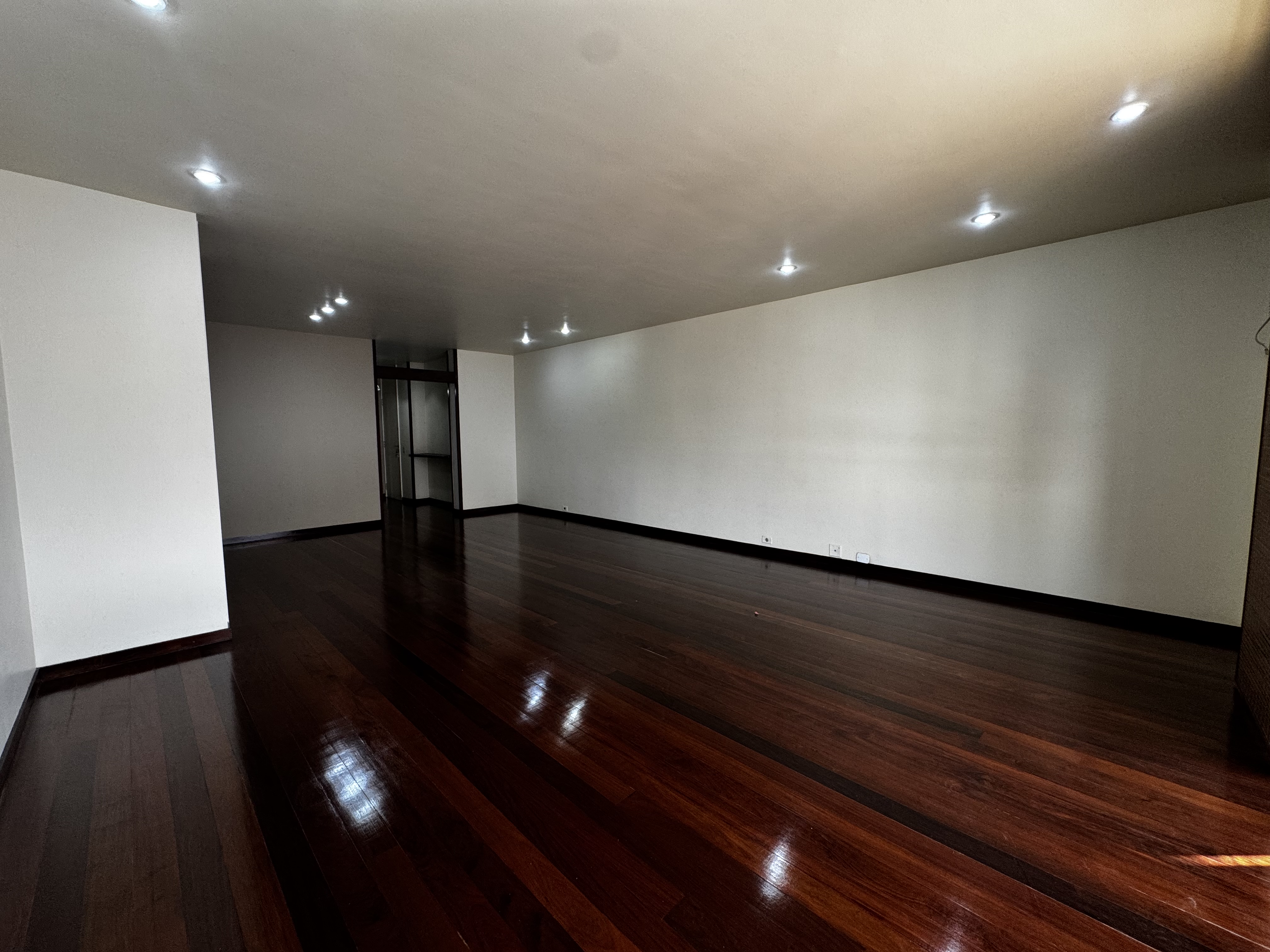 Imagem Apartamento com 3 Quartos à Venda, 150 m² em Laranjeiras - Rio de Janeiro