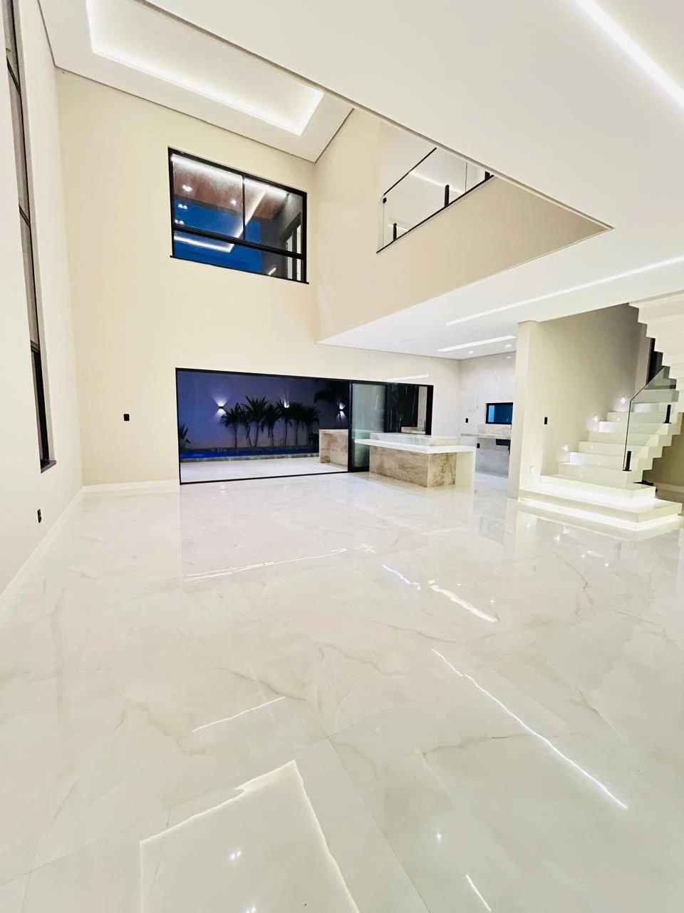 Foto do imóvel: Casa de Condomínio com 5 Quartos à Venda, 400 m² em Coaçu - Fortaleza