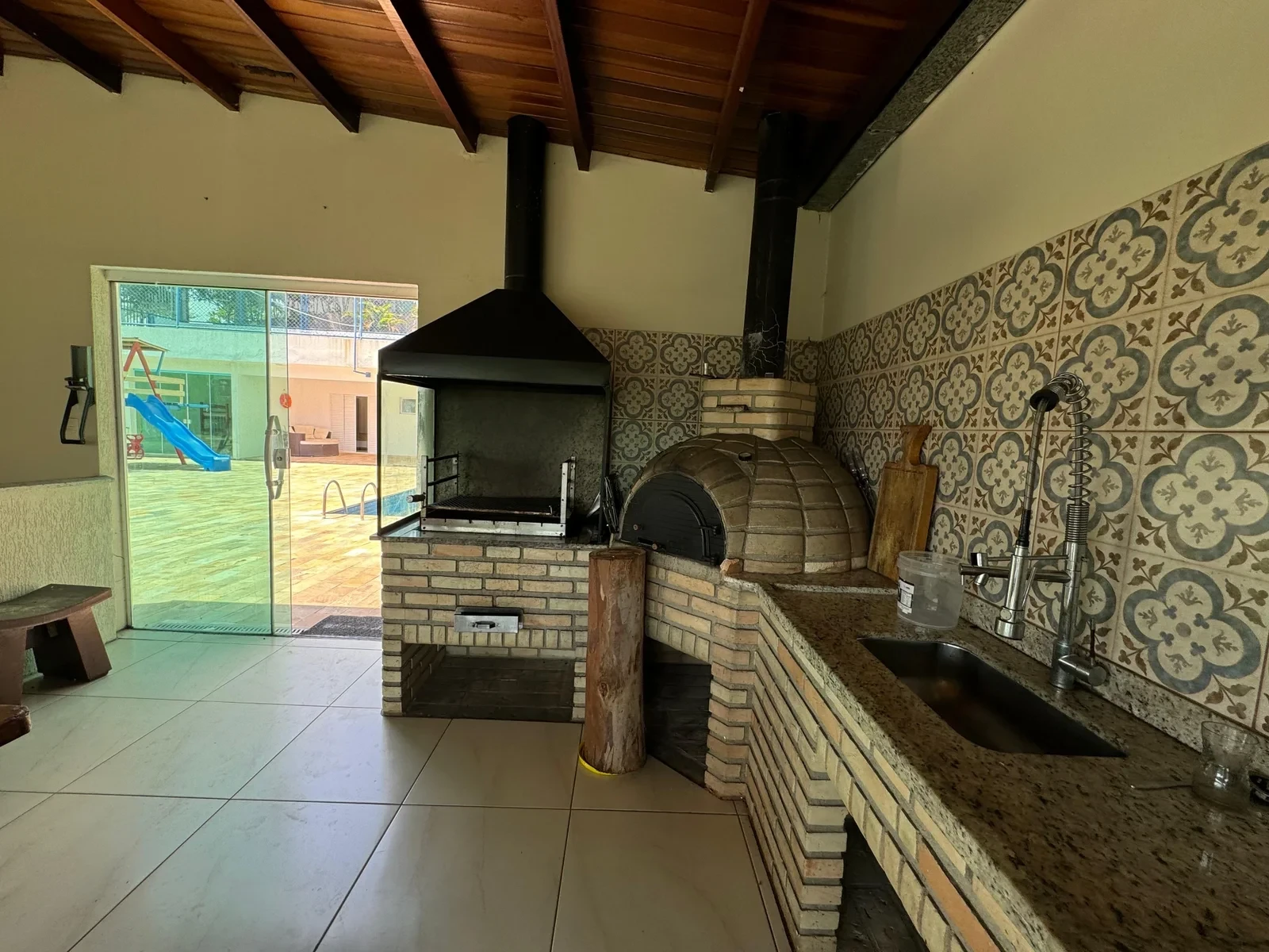 Imagem Casa com 5 Quartos à Venda, 350 m² em Santa Isabel - Santa Isabel
