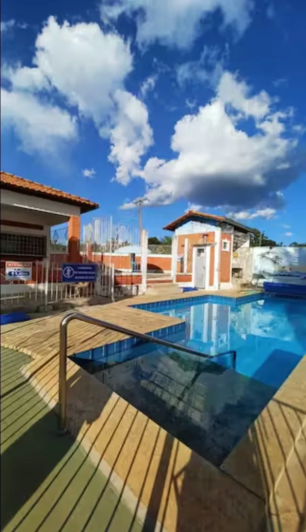Imagem Casa de Condomínio com 3 Quartos à Venda, 130 metros em Setor Lagoa Quente - Caldas Novas