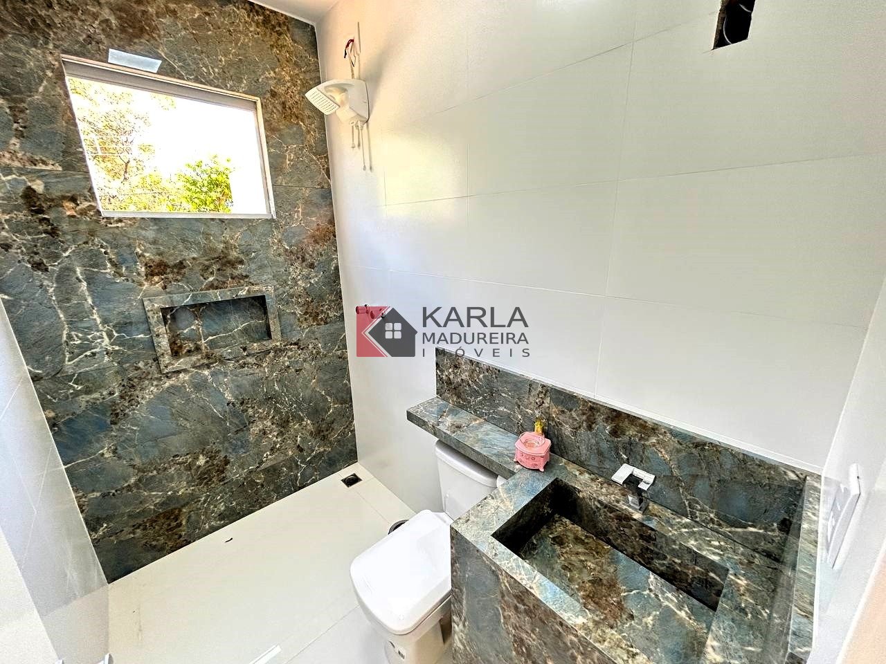 Imagem Casa de Condomínio com 4 Quartos à Venda, 183 m²em Estância das Petúnias - Lagoa Santa