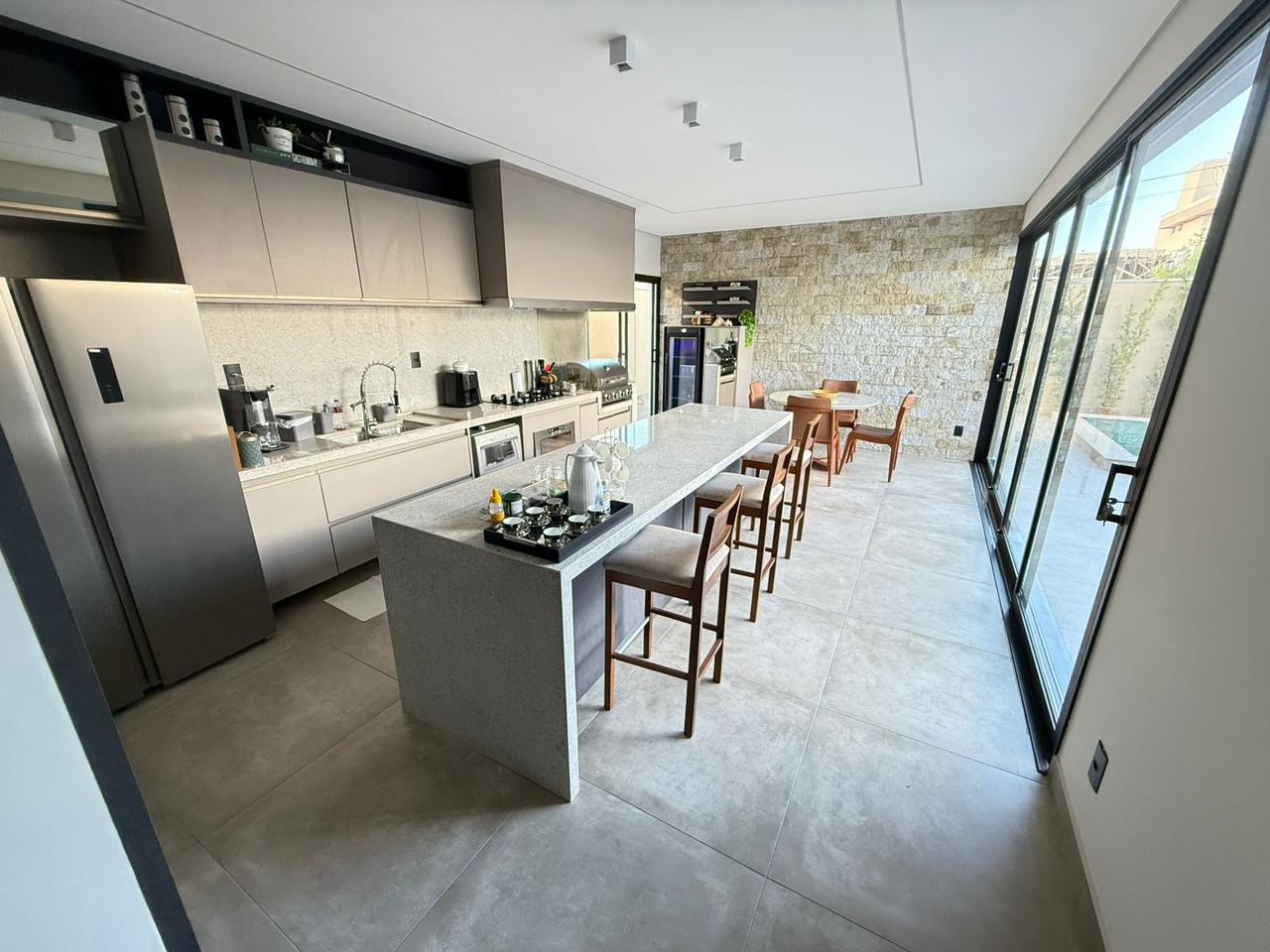 Imagem Casa de Condomínio com 3 Quartos à Venda, 180 m² em Residencial Villa de León - Piratininga