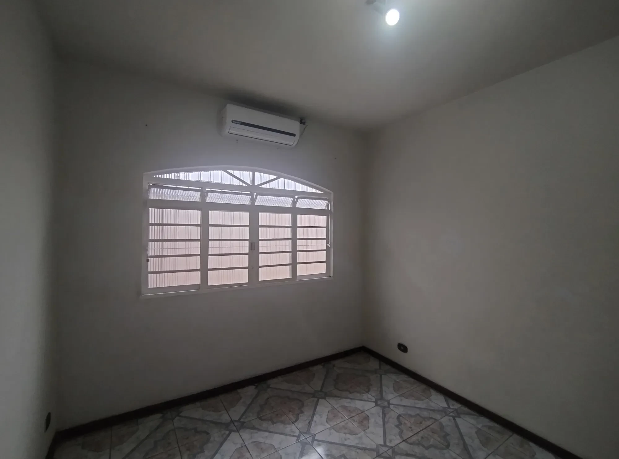 Imagem Casa com 1 Quarto para Alugar, 40 m² em Residencial São Paulo - Jacareí