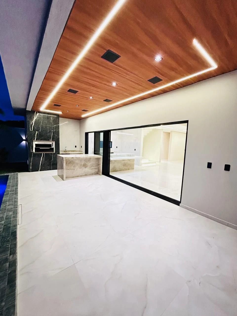 Foto do imóvel: Casa de Condomínio com 5 Quartos à Venda, 400 m² em Coaçu - Fortaleza