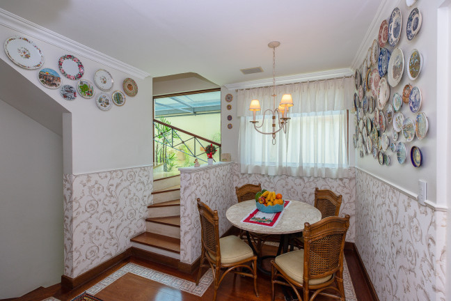 Imagem Sobrado com 5 Quartos à Venda,  em Jardim das Bandeiras - São Paulo