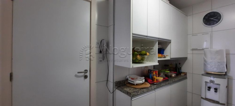 Imagem Apartamento com 3 Quartos à Venda, 170 m² em Espinheiro - Recife