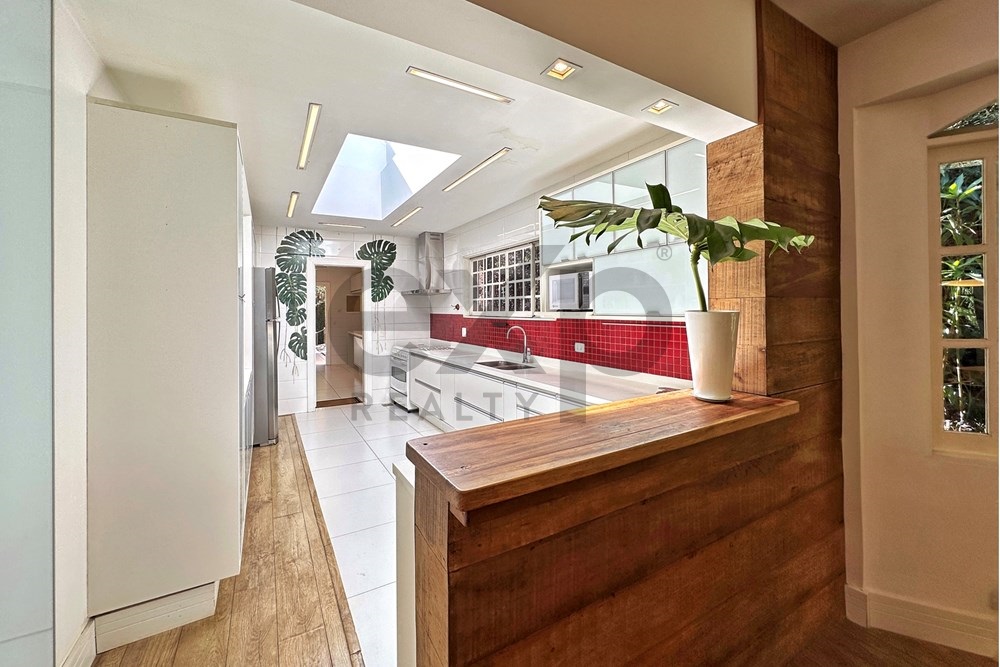 Imagem Casa com 4 Quartos à Venda, 256 m² em Itaipava - Petrópolis