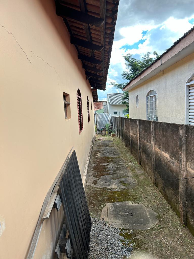 Imagem Casa com 3 Quartos à Venda, 211 m²em Jardim América - Goiânia