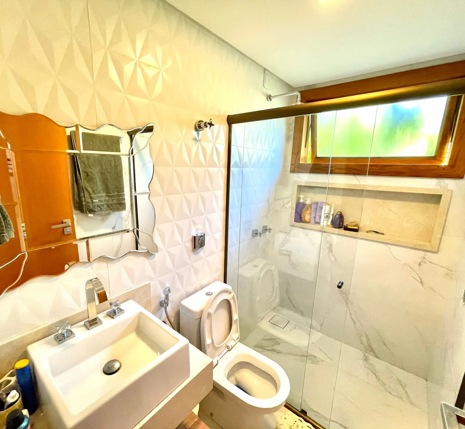 Imagem Casa de Condomínio com 4 Quartos para Alugar, 250 m² em Jardins Munique - Goiânia