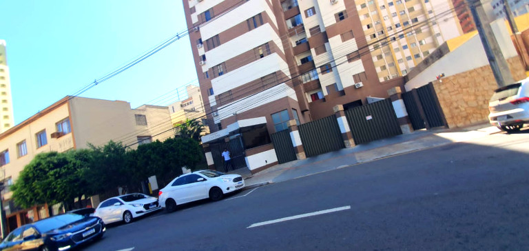 Imagem Apartamento com 2 Quartos à Venda ou Locação, 78 m²em Centro - Londrina