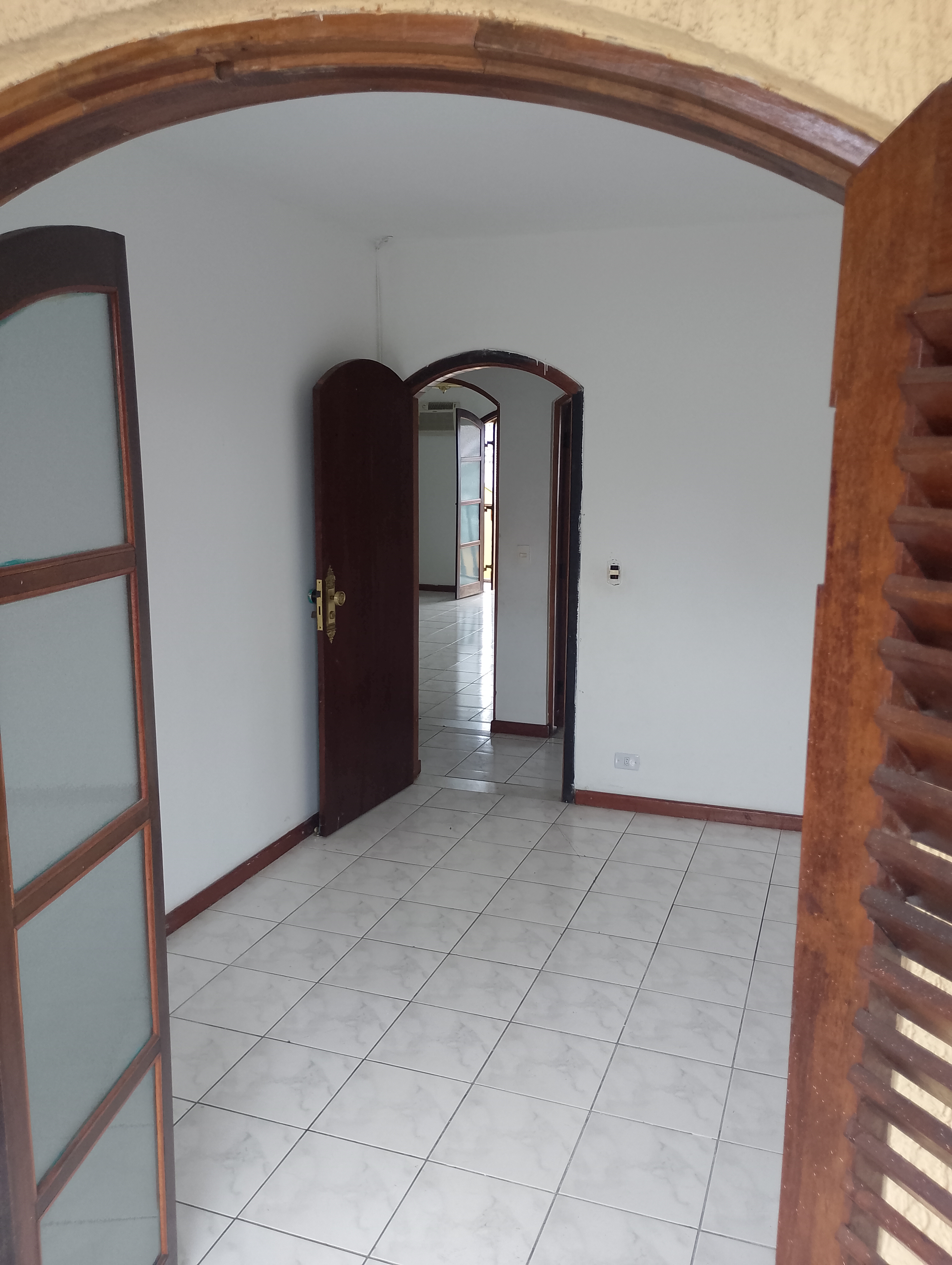 Imagem Sobrado com 3 Quartos à Venda ou Locação, 300 m² em Vila Ipiranga - Mogi das Cruzes