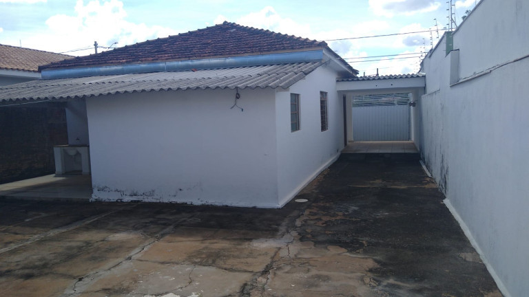 Imagem Casa com 2 Quartos à Venda,  em Amizade - Araçatuba