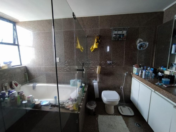 Imagem Apartamento com 4 Quartos à Venda, 393 m² em Casa Amarela - Recife