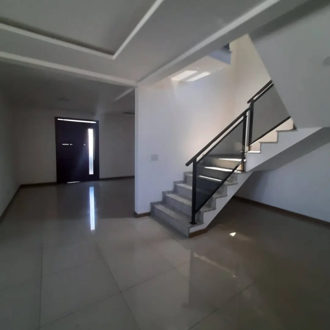 Casa de Condomínio com 3 Quartos para Alugar, 999 m²em Lagoa - Macaé