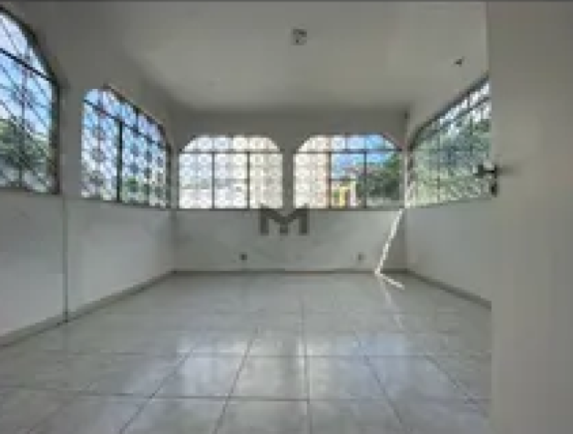 Imóvel Comercial à Venda ou Locação, 560 m²em São Domingos - Niterói