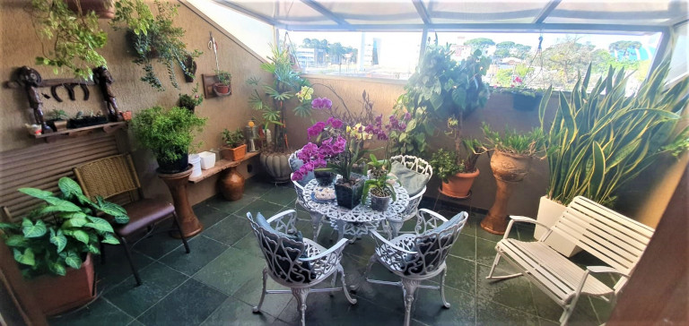 Imagem Casa com 3 Quartos à Venda, 223 m² em Novo Mundo - Curitiba