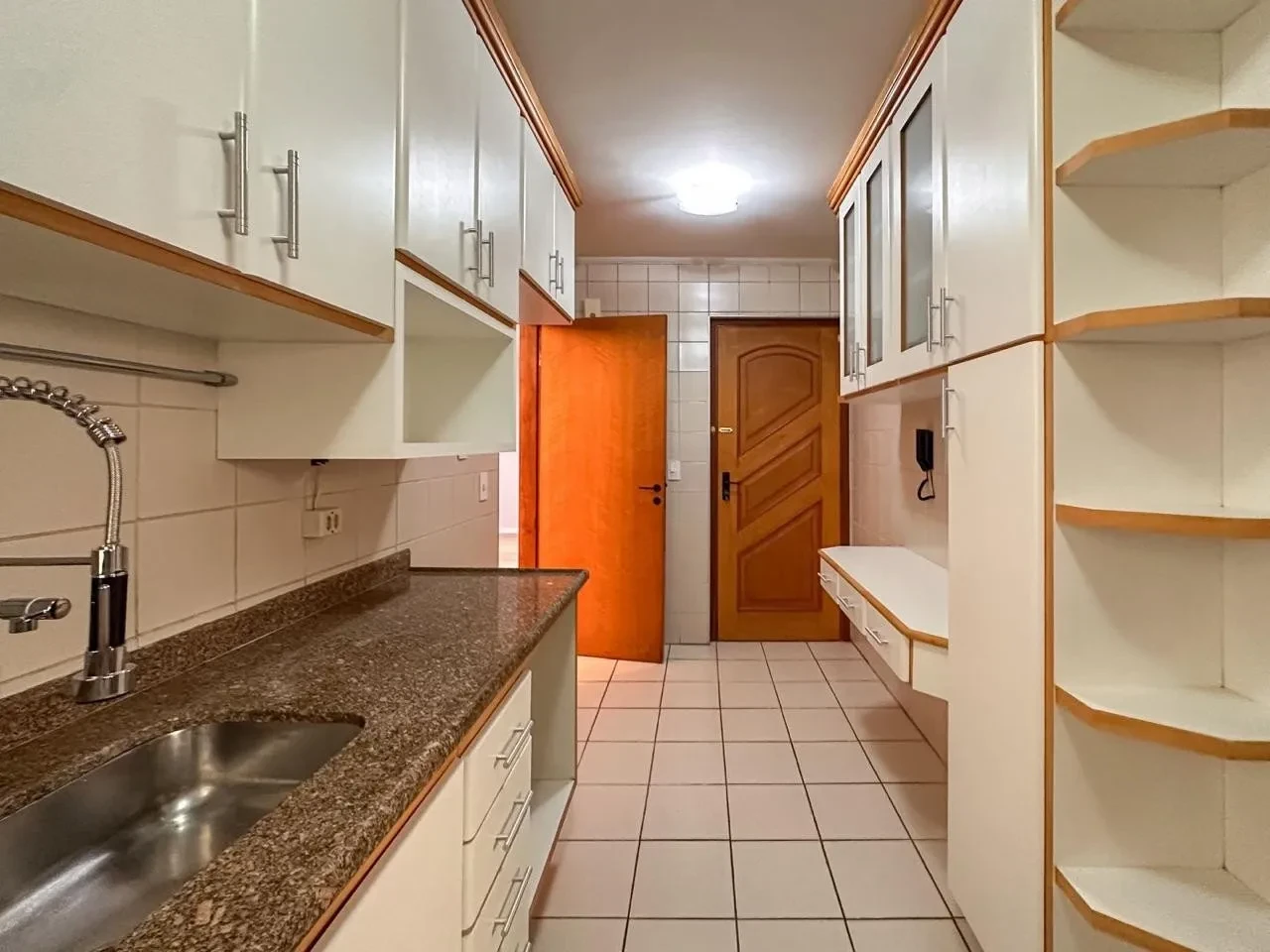 Imagem Apartamento com 2 Quartos à Venda, 76 m² em Centro - Campinas