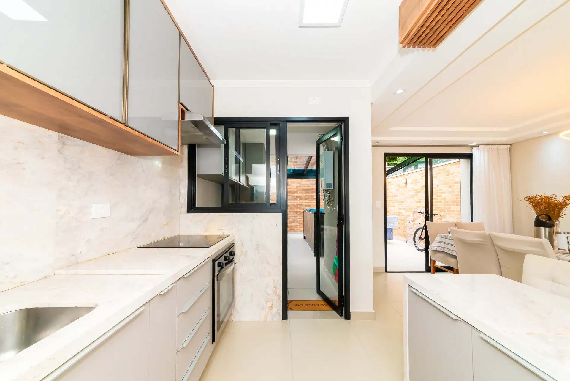 Imagem Casa de Condomínio com 3 Quartos à Venda, 105 m² em Santa Cândida - Curitiba