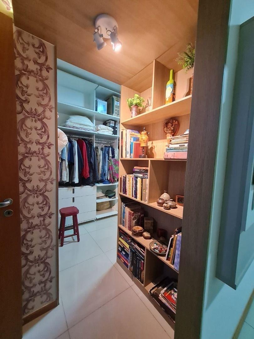 Imagem Apartamento com 4 Quartos à Venda, 131 m²em Camboinhas - Niterói