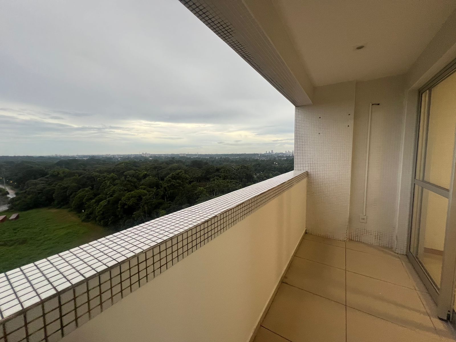Imagem Cobertura com 3 Quartos à Venda ou Locação, 133 m²em Val-de-Cães - Belém