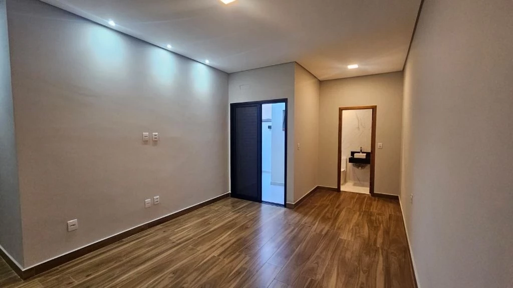 Foto do imóvel: Casa com 3 Quartos à Venda, 13.100 m² em Loteamento Park Gran Reserve - Indaiatuba