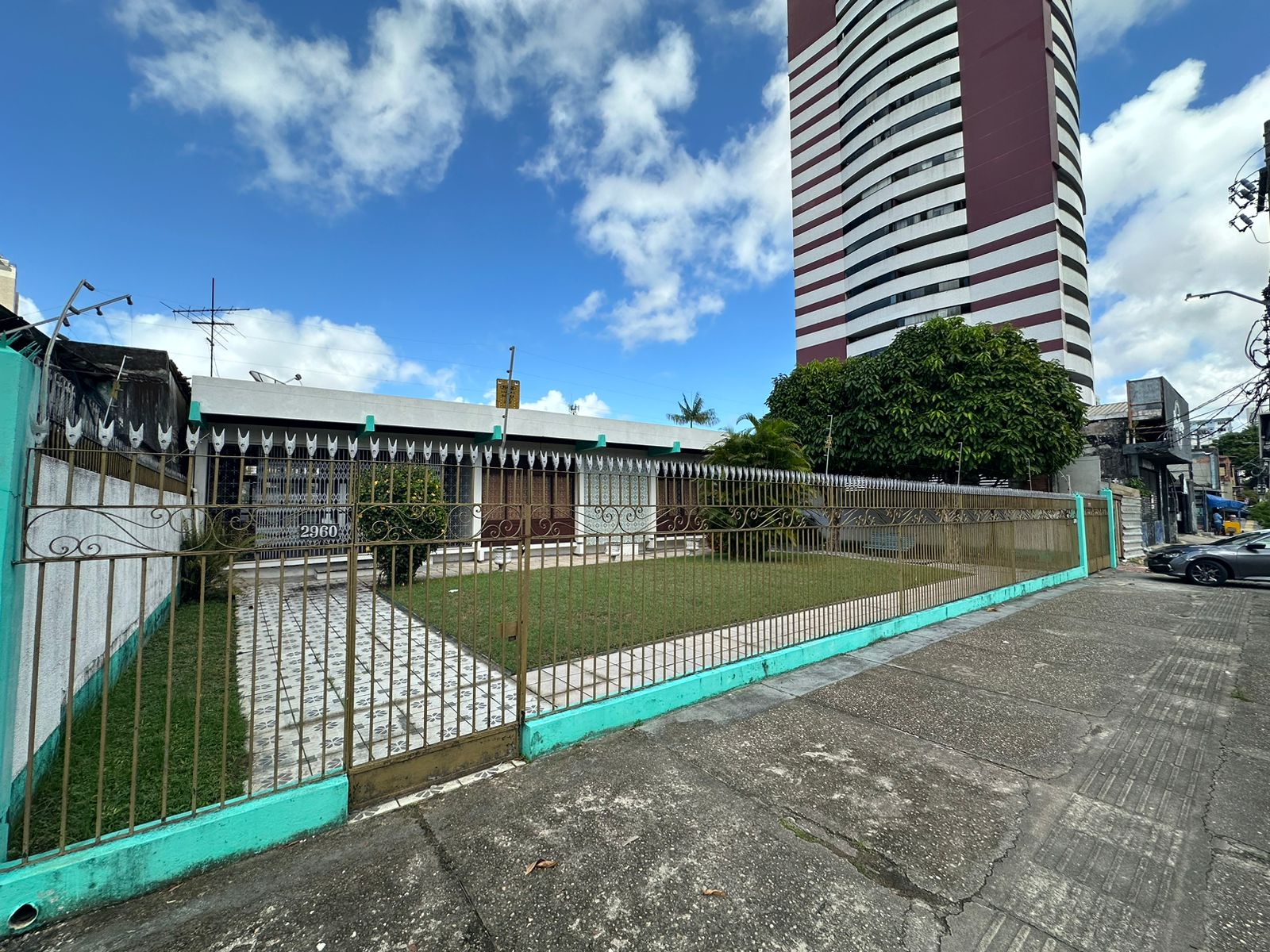 Imóvel Comercial para Alugar, 1.200 m² em Cremação - Belém