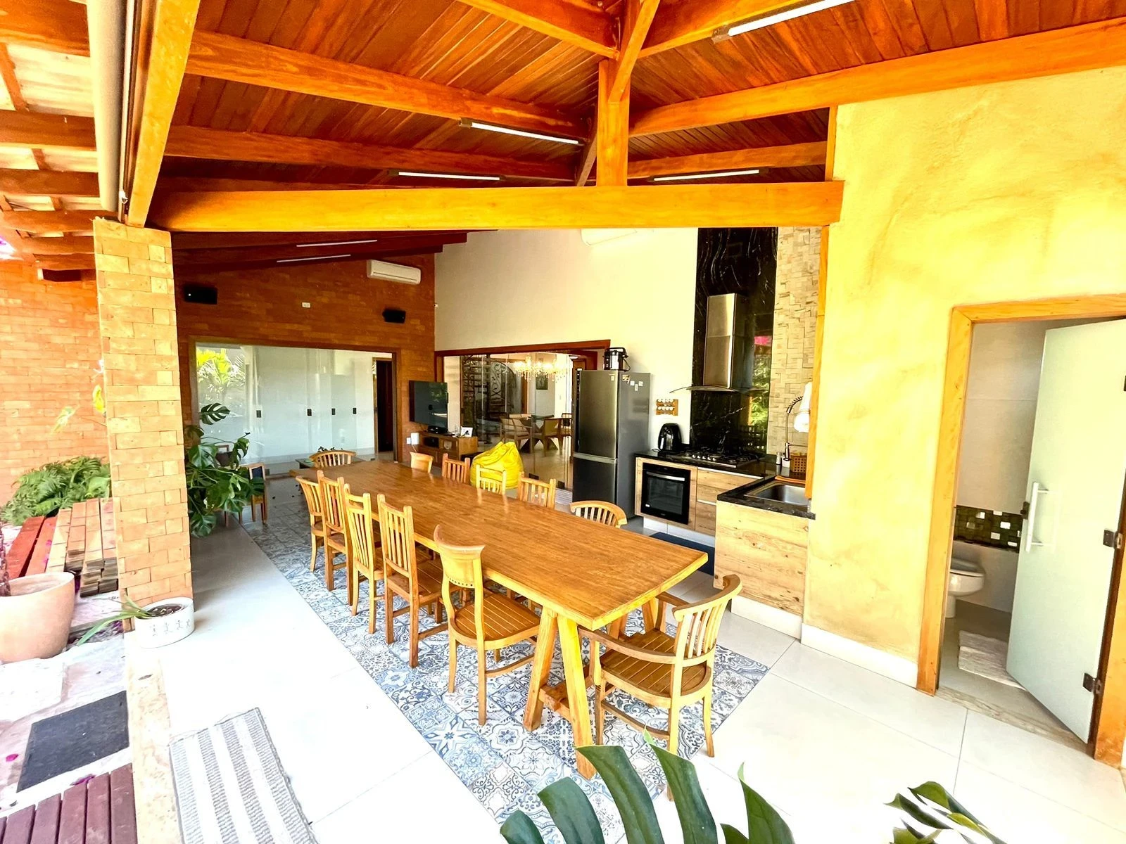 Imagem Casa de Condomínio com 4 Quartos para Alugar, 250 m² em Jardins Munique - Goiânia