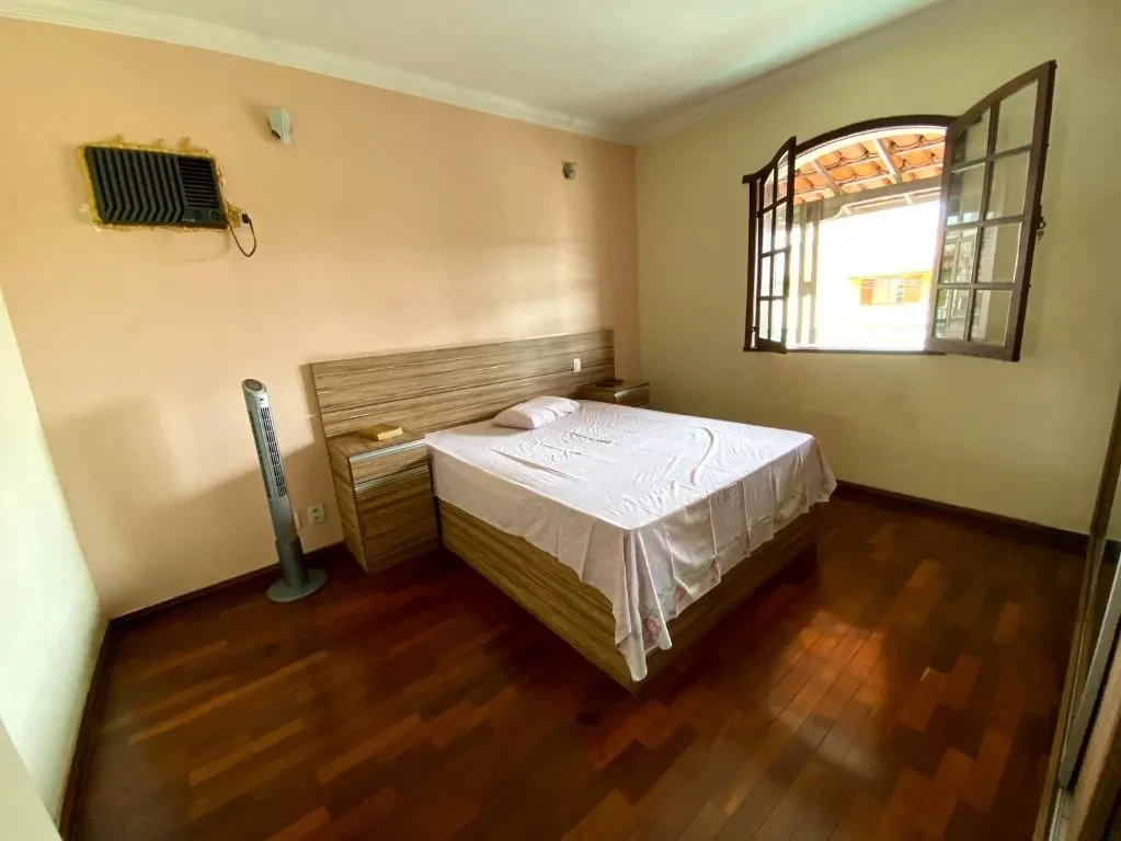 Imagem Casa com 4 Quartos à Venda, 200 m² em Tupi A - Belo Horizonte