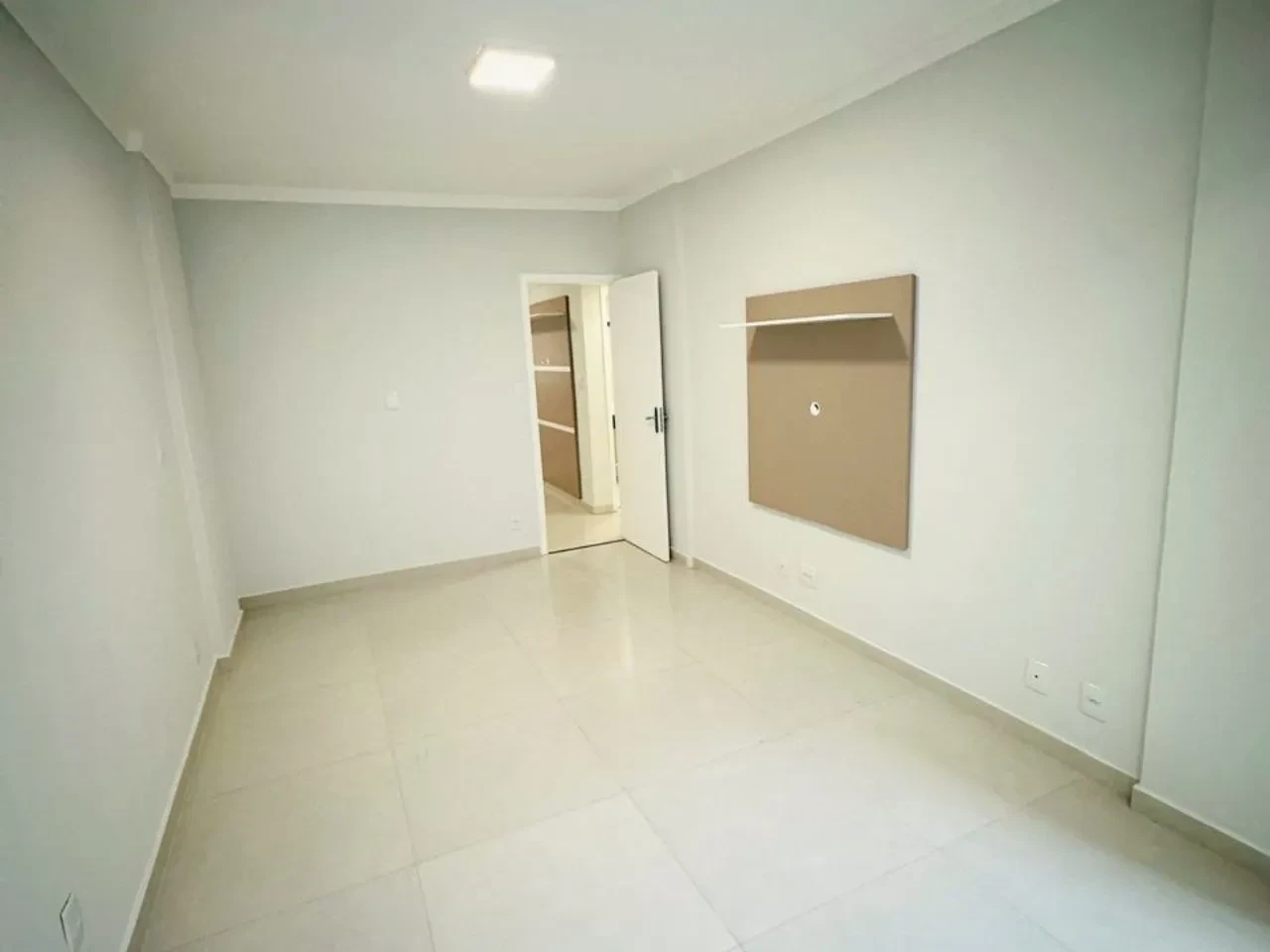 Imagem Apartamento com 2 Quartos à Venda, 63 m² em Ponta da Praia - Santos
