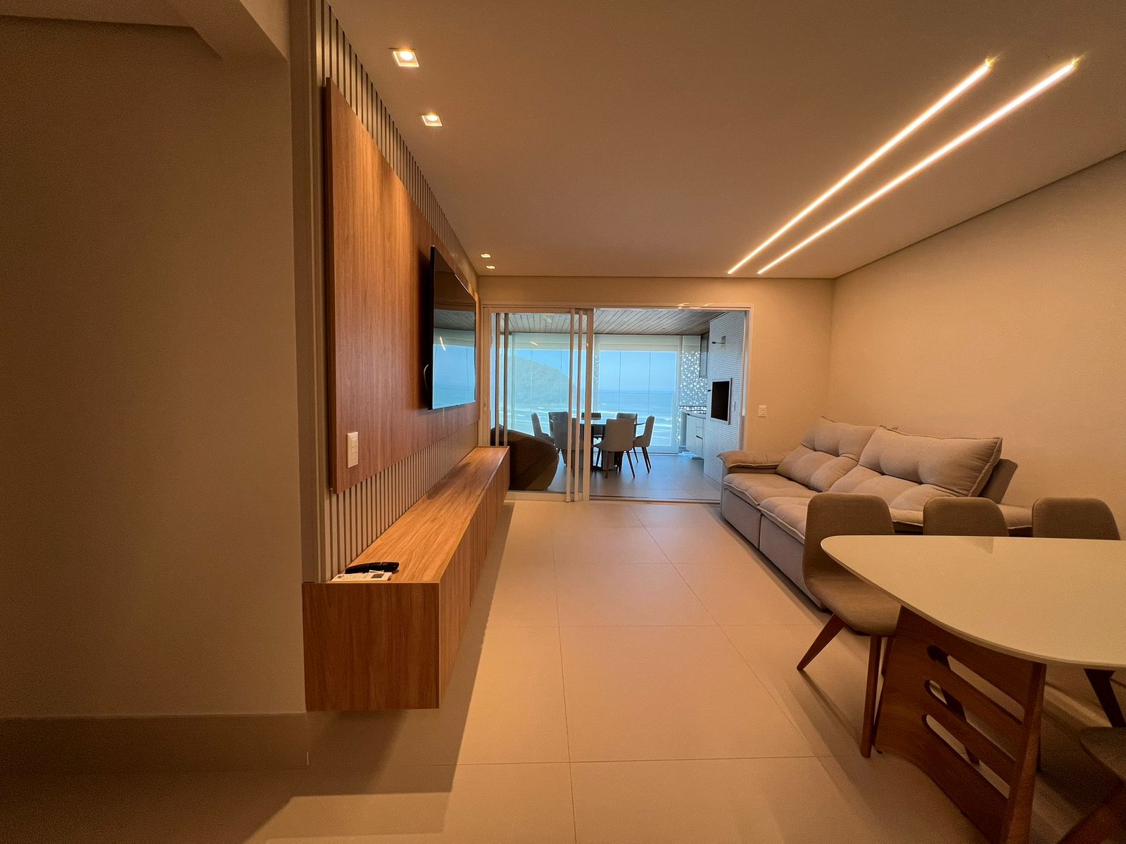 Imagem Apartamento com 3 Quartos para Temporada, 143 m² em Riviera - Bertioga