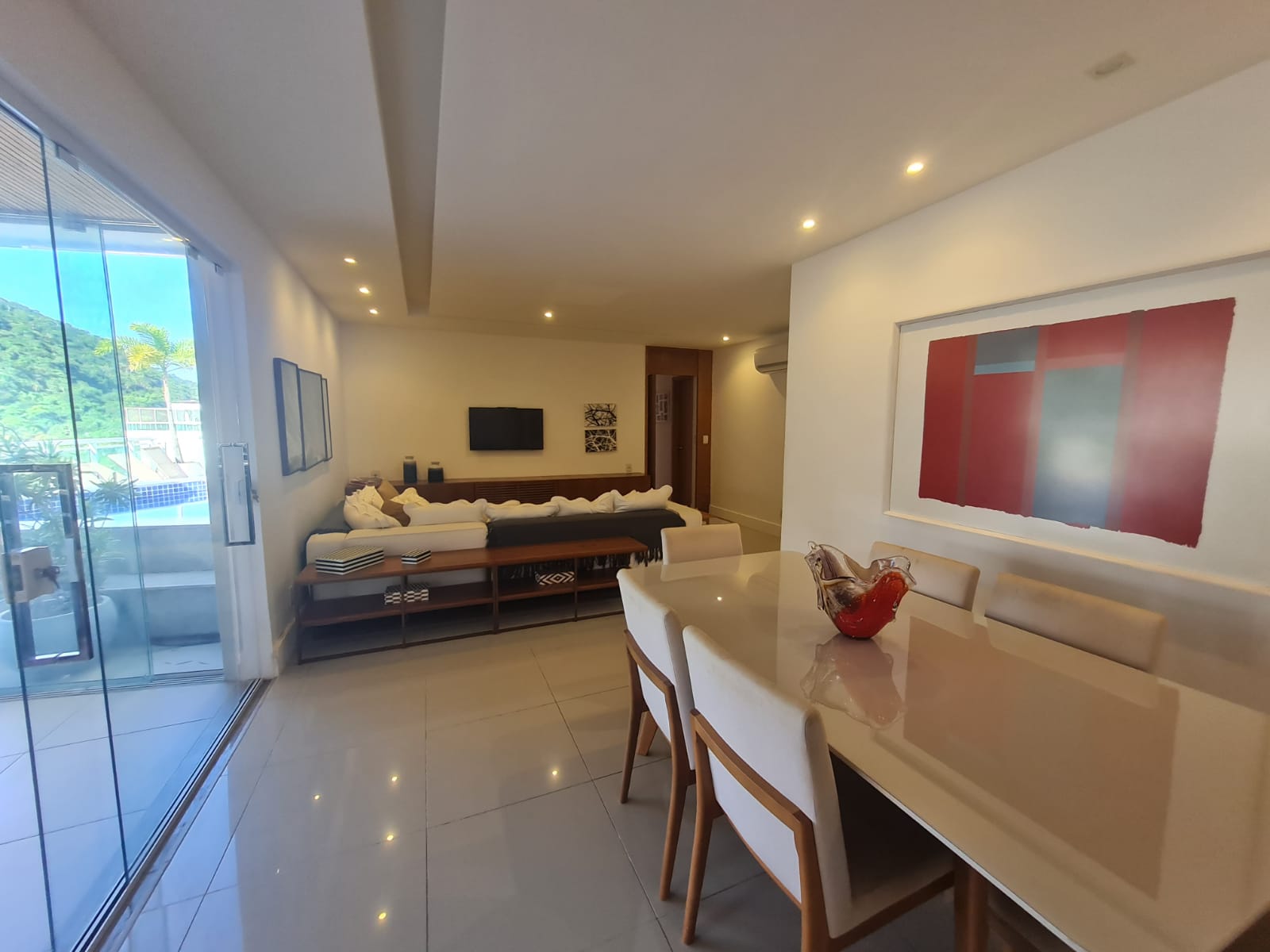 Imagem Apartamento com 3 Quartos à Venda, 280 m²em Camboinhas - Niterói