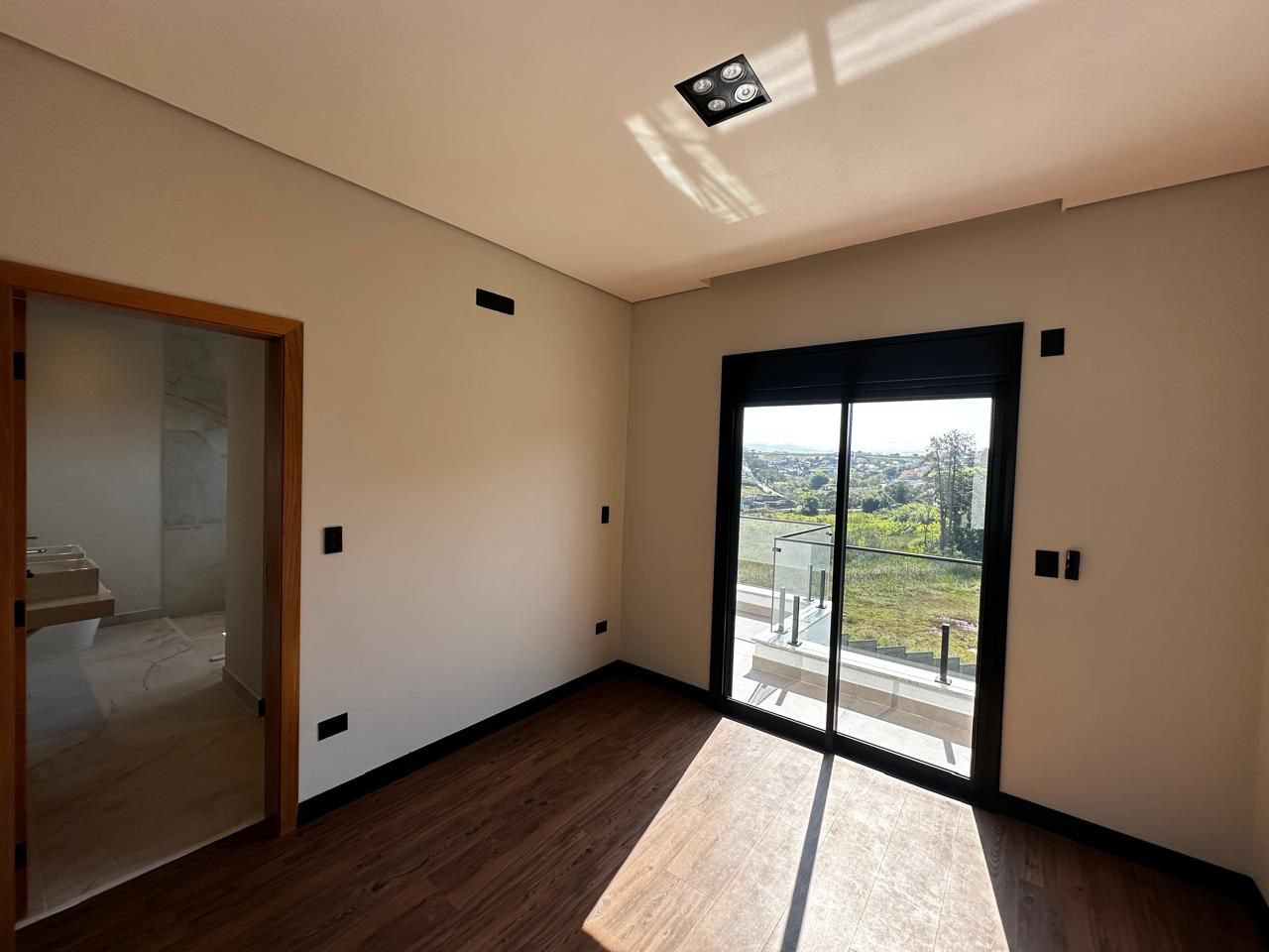 Foto do imóvel: Casa de Condomínio com 4 Quartos à Venda, 234 m²em Cézar de Souza - Mogi das Cruzes