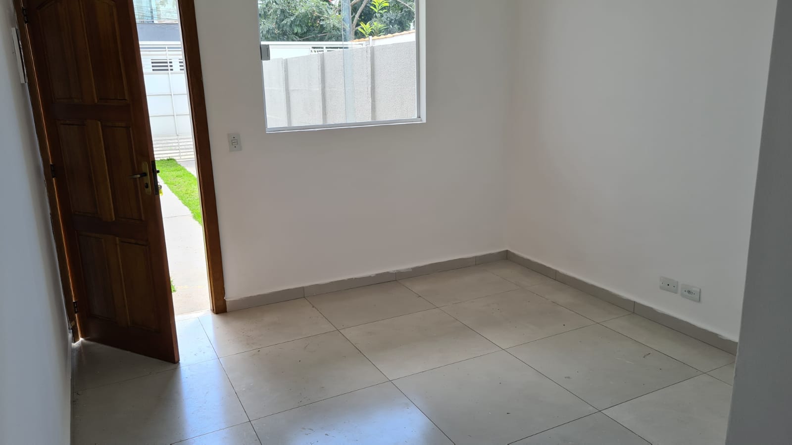 Foto do imóvel: Sobrado com 2 Quartos para Alugar, 76 m²em Residencial Algarve - Mogi das Cruzes