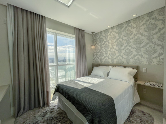 Imagem Cobertura com 3 Quartos à Venda, 273 m² em Centro - Balneário Camboriú