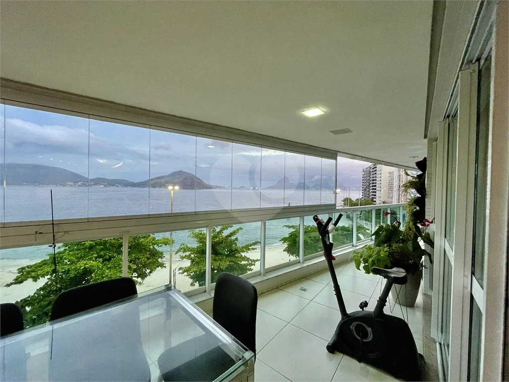 Imagem Apartamento com 4 Quartos à Venda, 230 m²em Icaraí - Niterói