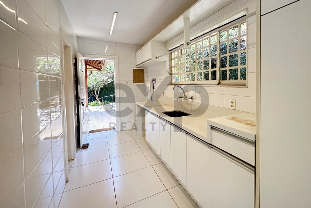 Imagem Casa com 4 Quartos à Venda, 256 m² em Itaipava - Petrópolis