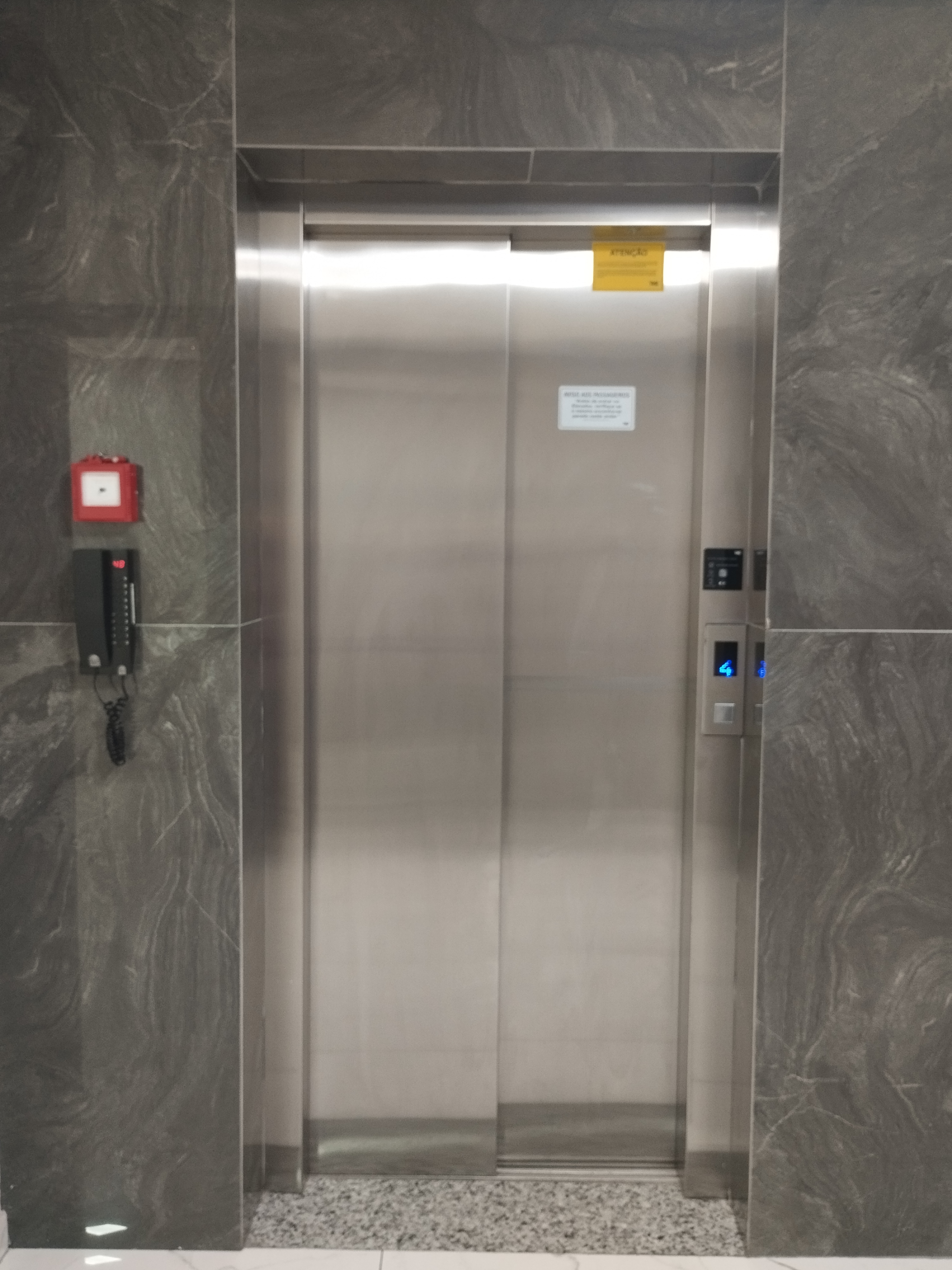 Imagem Apartamento com 2 Quartos à Venda, 55 m² em Petrópolis - Passo Fundo