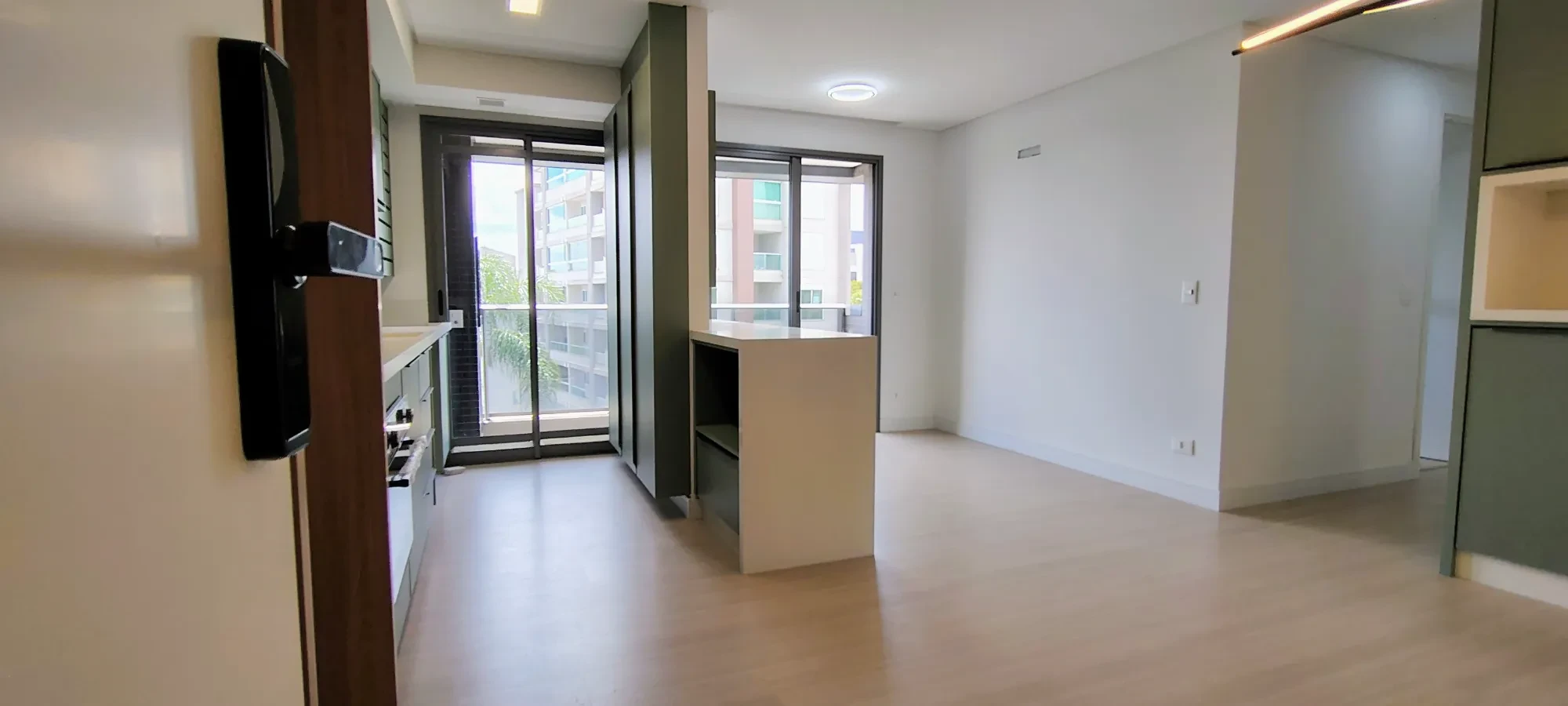 Imagem Apartamento com 2 Quartos à Venda ou Locação, 59 m² em Centro - Curitiba