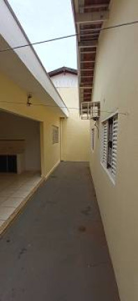 Imagem Casa com 3 Quartos à Venda,  em Jardim Brasília - Araçatuba