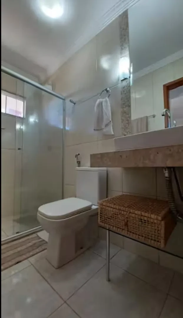 Imagem Casa de Condomínio com 3 Quartos à Venda, 130 metros em Setor Lagoa Quente - Caldas Novas
