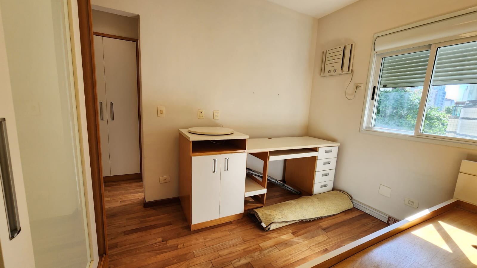 Imagem Apartamento com 3 Quartos para Alugar, 160 m²em Boqueirão - Santos