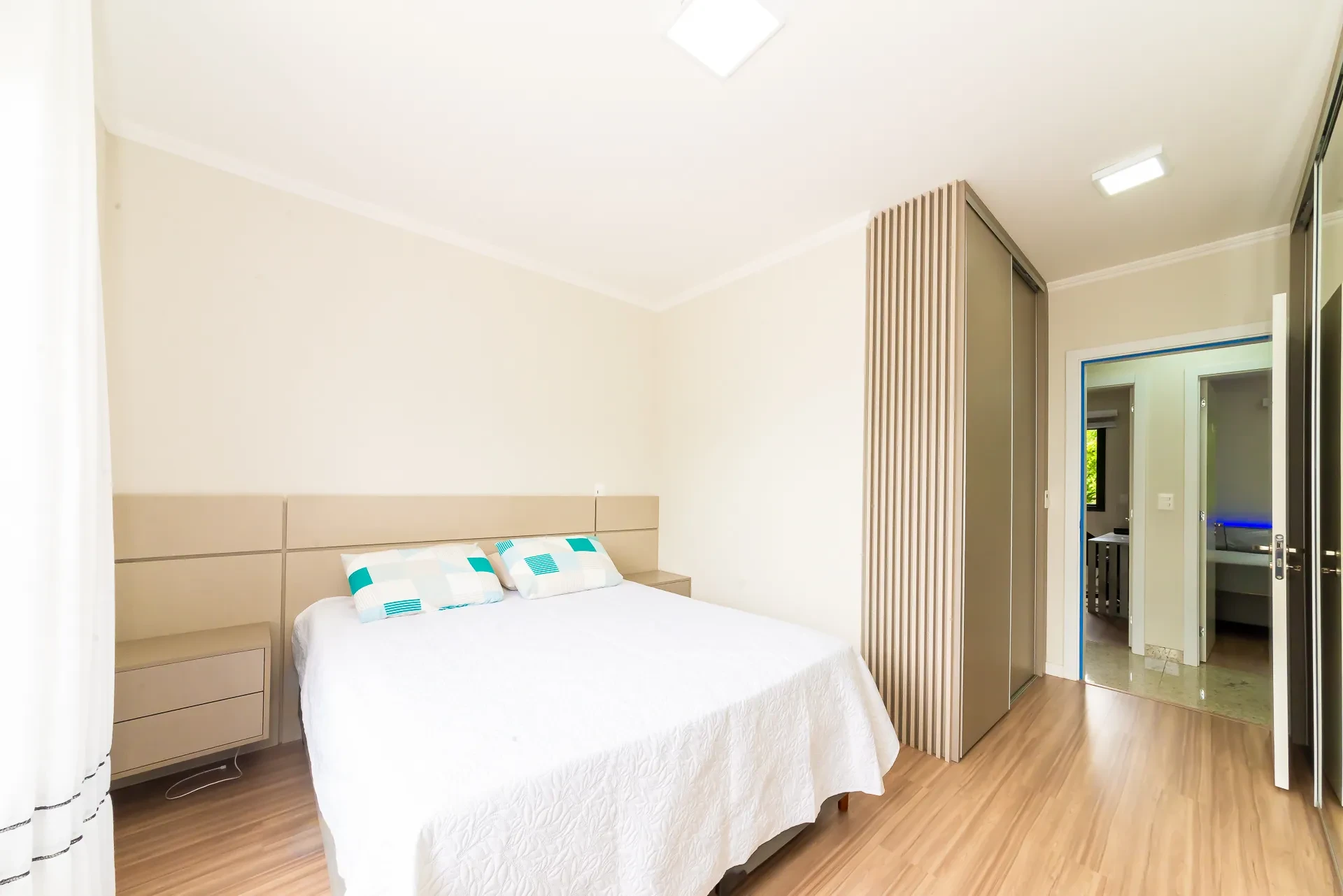Imagem Casa de Condomínio com 3 Quartos à Venda, 105 m² em Santa Cândida - Curitiba