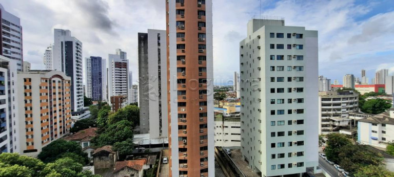 Imagem Apartamento com 3 Quartos à Venda, 170 m² em Espinheiro - Recife