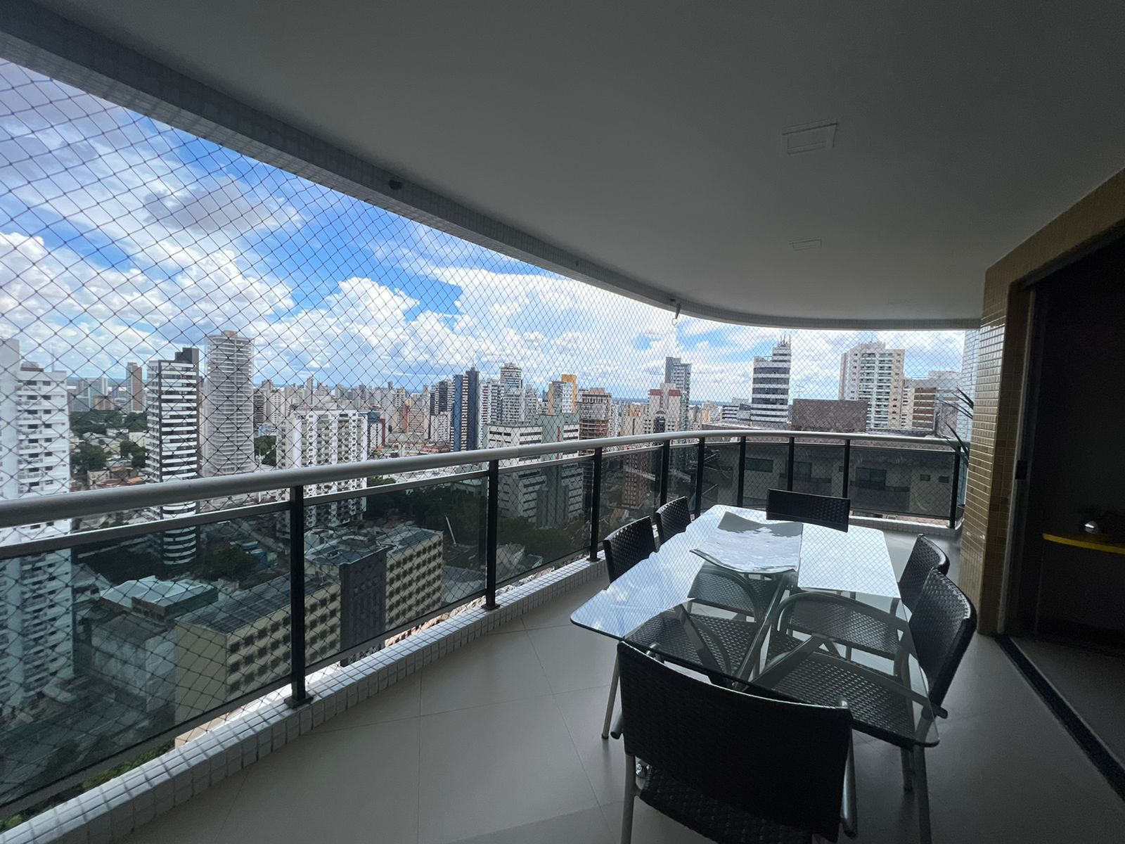 Imagem Apartamento com 1 Quarto à Venda, 185 m²em Umarizal - Belém