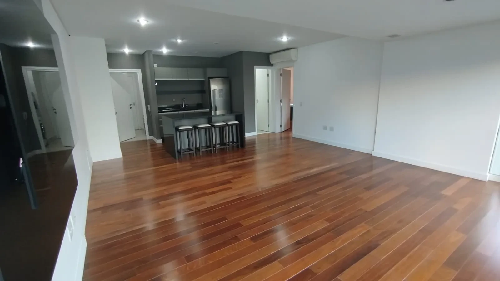 Imagem Apartamento com 1 Quarto à Venda ou Locação, 93 m² em Itaim Bibi - São Paulo