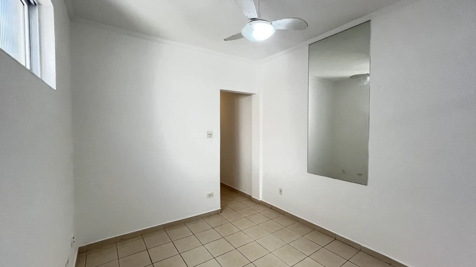 Imagem Apartamento com 1 Quarto à Venda ou Locação, 48 m² em Gonzaga - Santos
