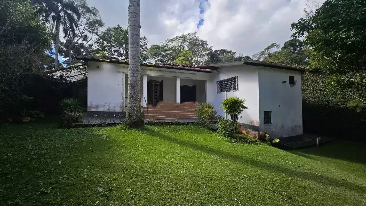 Imagem Casa com 3 Quartos à Venda, 290 m² em Centro - Embu das Artes