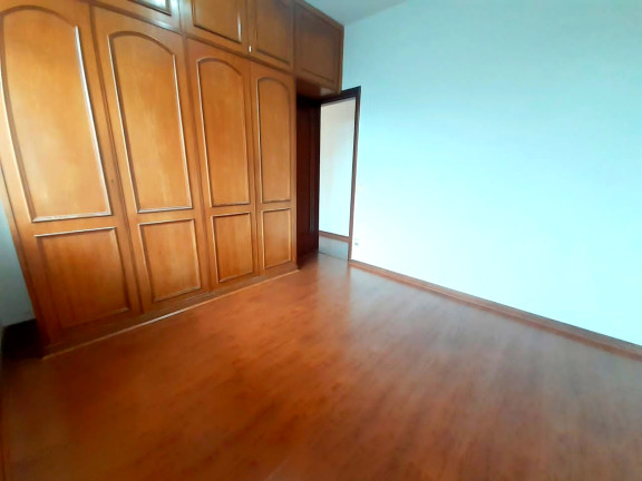 Imagem Casa com 4 Quartos para Alugar, 390 m² em Taquara - Rio de Janeiro